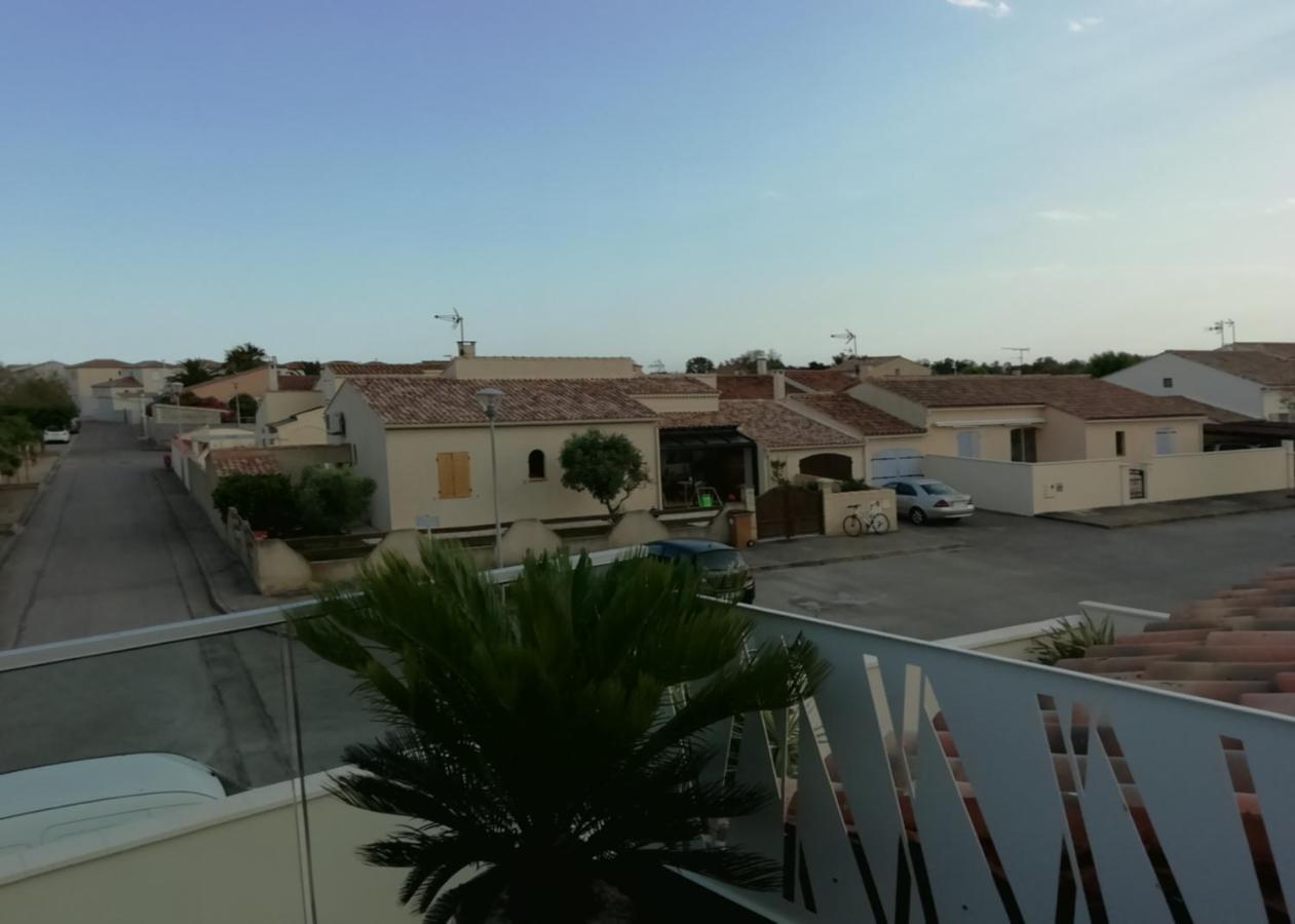 Appartement Au Dessus De La Maison Du Saunier Salin-de-Giraud Exterior foto