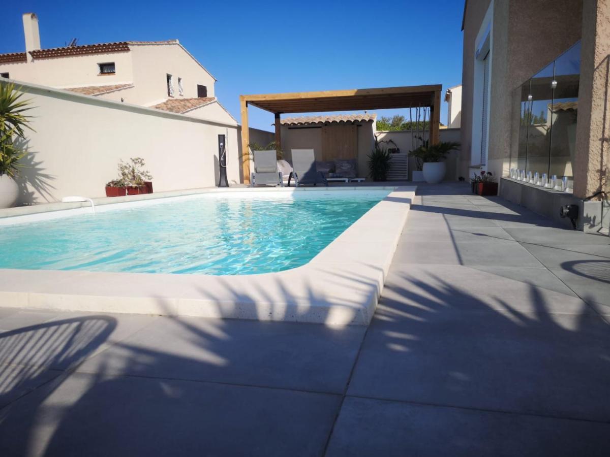 Appartement Au Dessus De La Maison Du Saunier Salin-de-Giraud Exterior foto