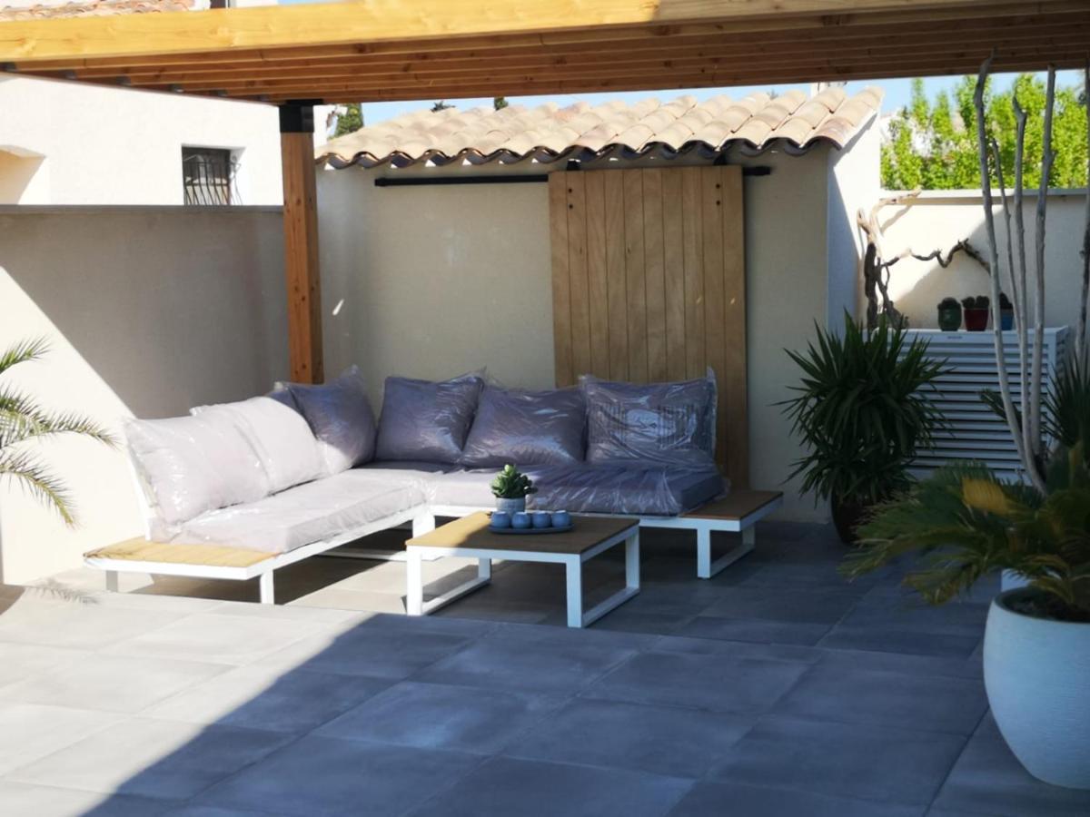 Appartement Au Dessus De La Maison Du Saunier Salin-de-Giraud Exterior foto